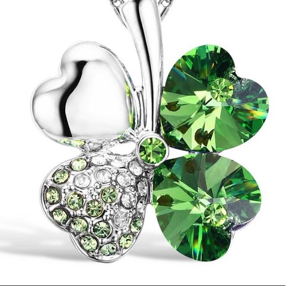 (last 1)✨Green Four Heart Clover necklace with crystal elements- length 16in - Picture 6 of 8